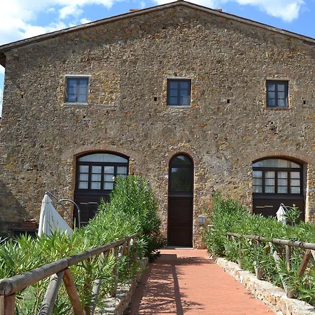 Aparthotel Antico Borgo Casalappi 5*